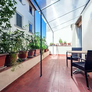 downtown-apt-quiet-with-terrace-and-lift-florence.it-tuscanyhotel.com/